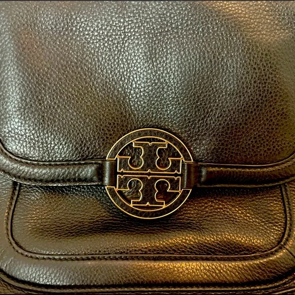 Tory Burch Black Leather Crossbody with Gold Chain - Picture 2 of 12